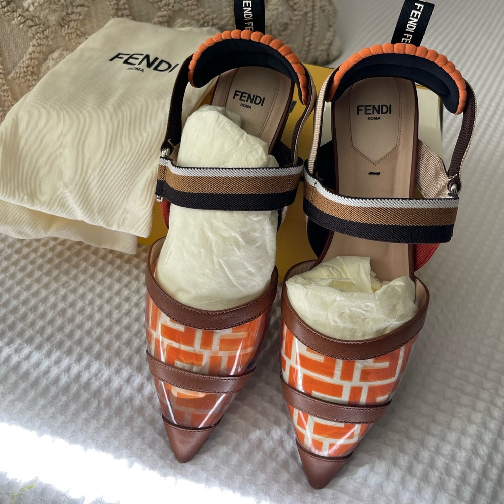 Fendi colibrí flats
